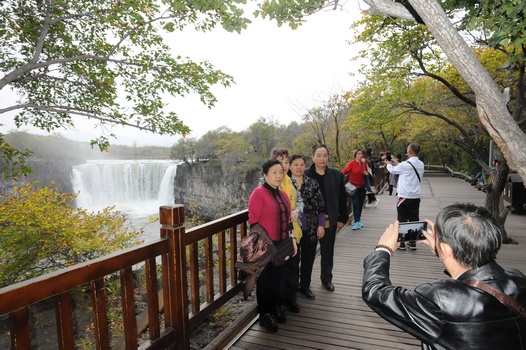 {娛樂城}(新疆夕阳红旅游专列)